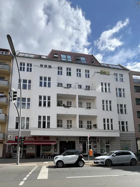 Renovierung bald abgeschlossen: 2-Zimmer Erdgeschoss Wohnung zum grünen Hof.. — photo 1